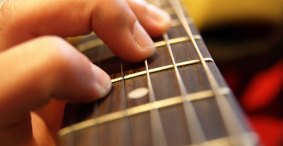 50% تخفیف ویژه آموزش گیتار توسط اساتید مجرب