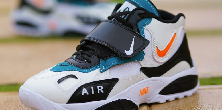 کفش مردانه Nike مدل Air چسبی کفش مردانه Nike مدل Air چسبی