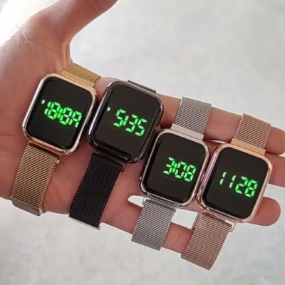 ساعت مگنتی صفحه مربع